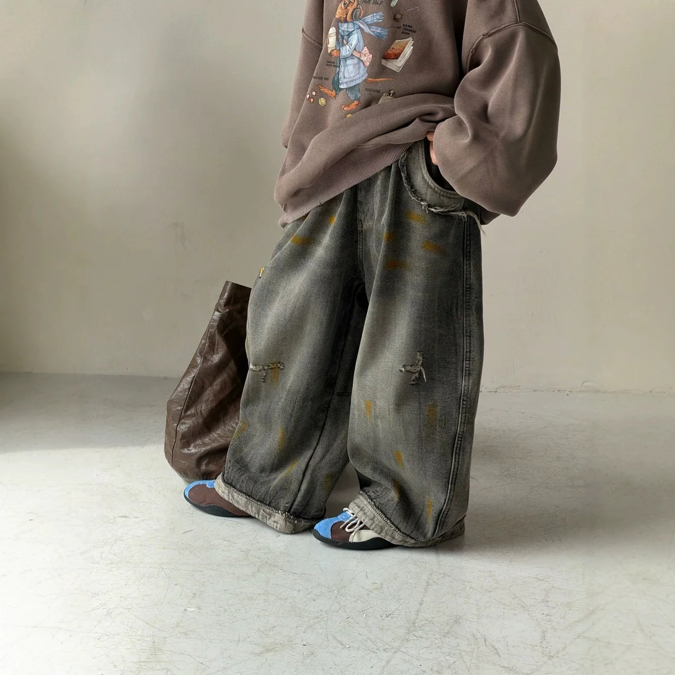 2026 Winter Small and Medium sized Children's Velvet Jeans Spray Paint Piercing Wide Leg Pants, Children's Lantern Pants