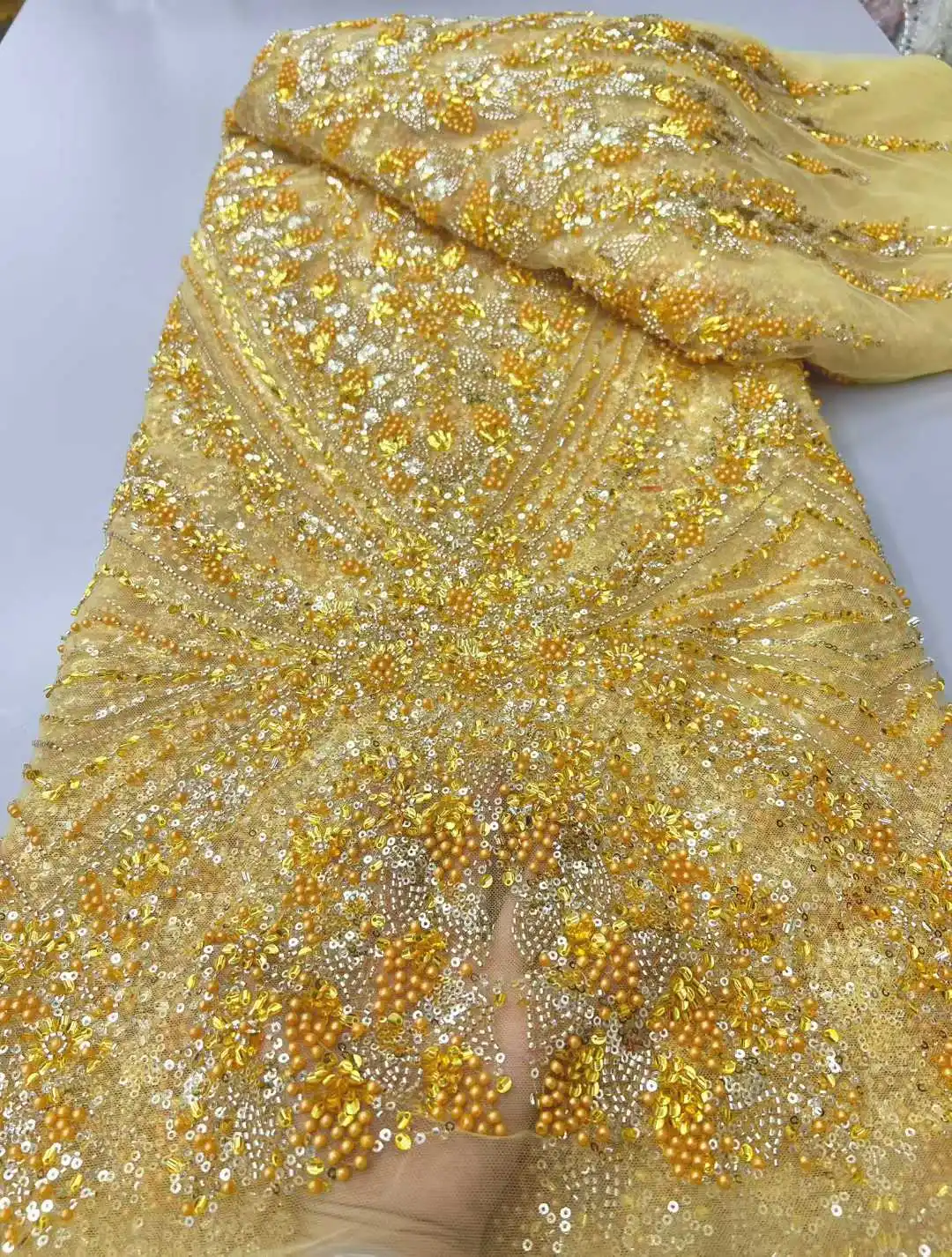Tela de lentejuelas francesas de encaje africano 2025, telas de encaje de tul bordado de alta calidad con cuentas para costura de vestidos de novia nigerianos.