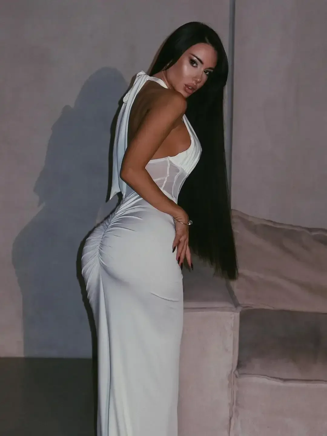 ファッションソリッドVネックバックレスレースアップホルターネックドレス女性用ノースリーブホローアウトウエストシンチドガウンレディースイブニングパーティーローブ