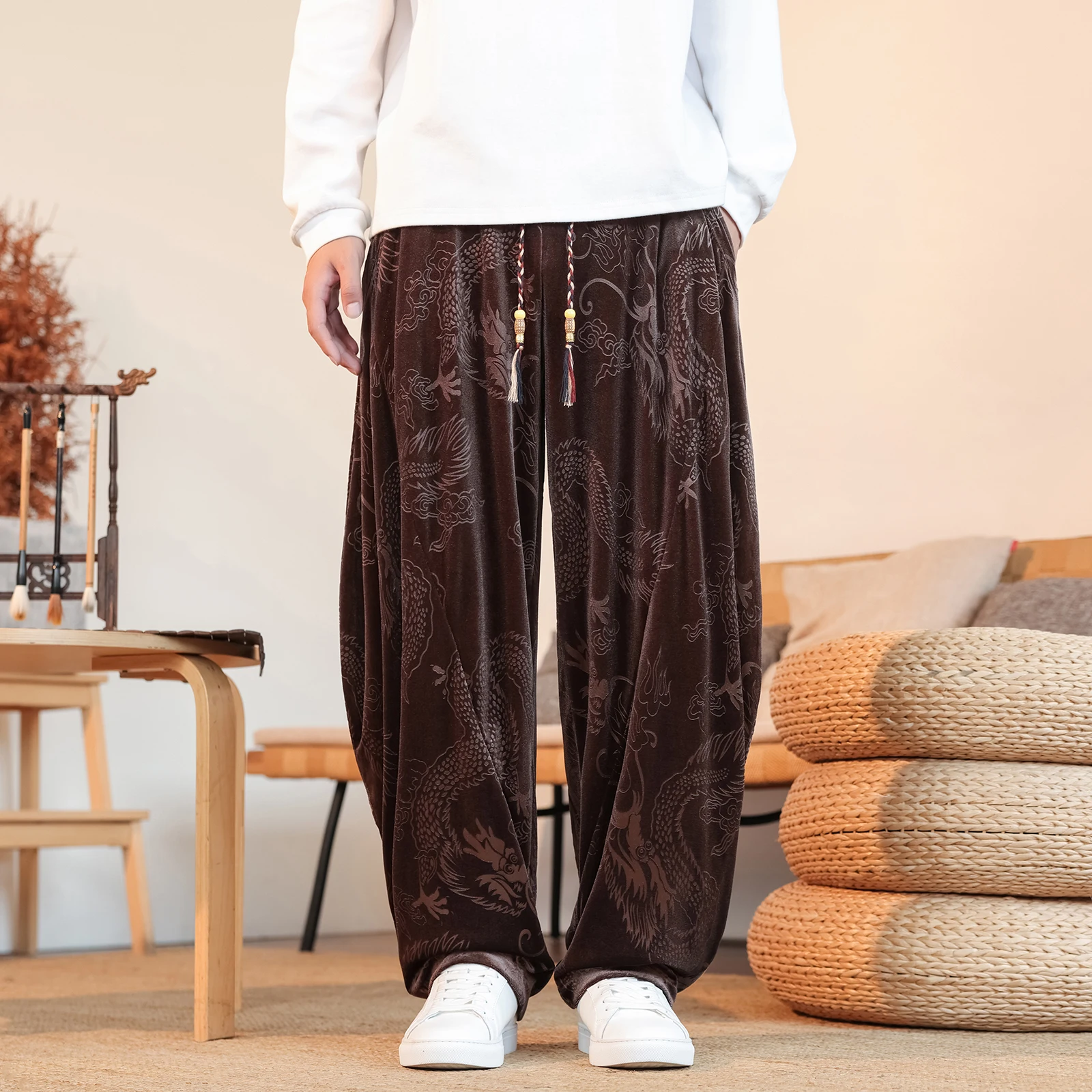 

Autumn Winter Men Dragon Pattern Pants Men Thick Velvet Retro Harem Pants Men Casual Wide Pants Male Harajuku Jogging Trousers