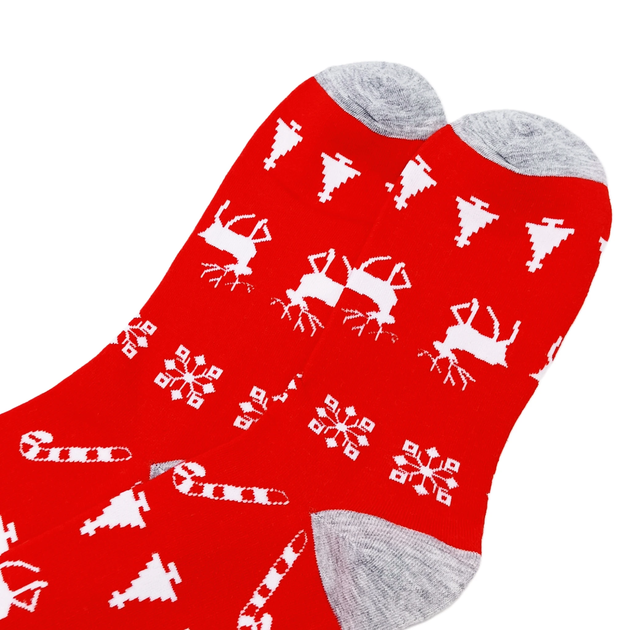 1 Paar fertige, neue, lässige, trendige Socken mit Weihnachtselementen in der Mitte der Wade