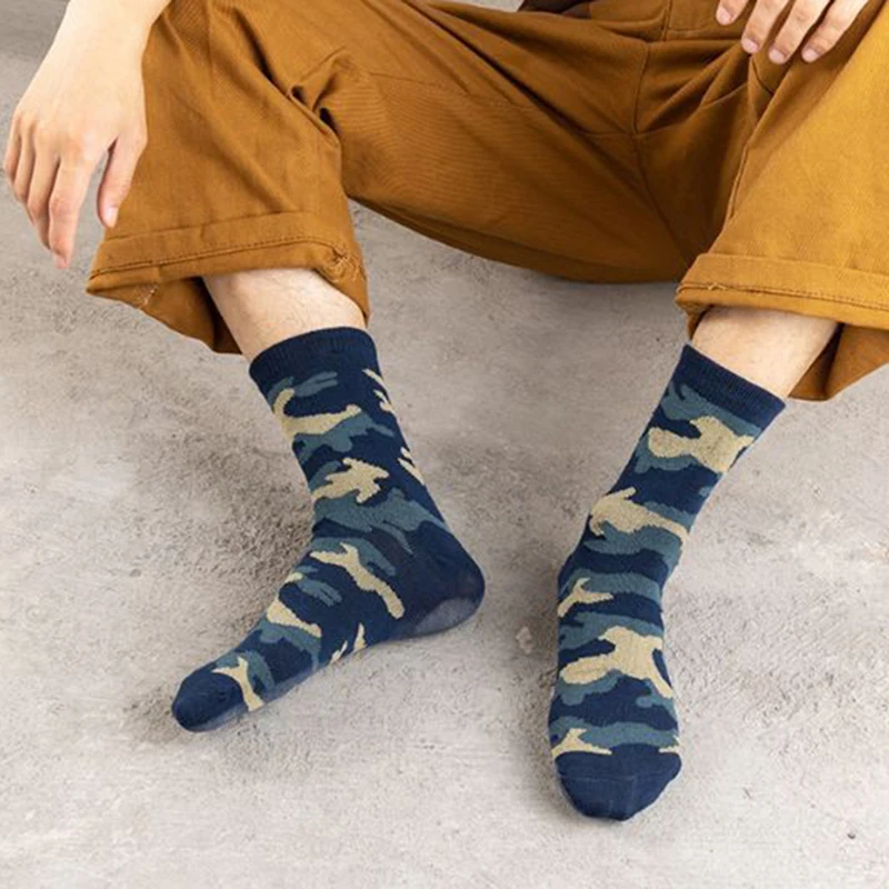 5 paia primavera e autunno uomo calzini a tubo medio di alta qualità Camouflage verde militare comodi calzini di cotone addensato militare caldo
