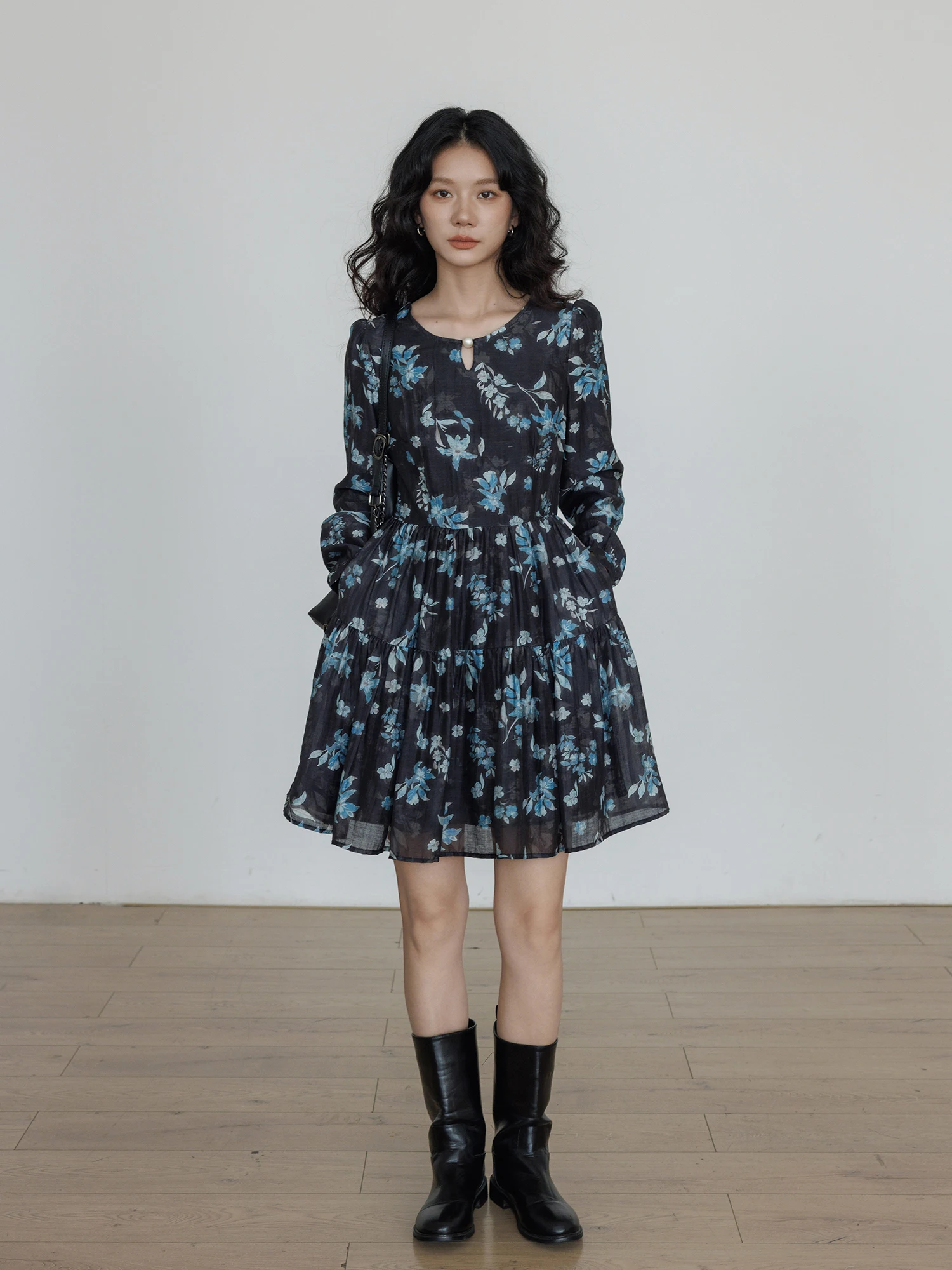 

Vastand Spring Long Sleeve Casual Dress Women's A-Line Short Skirt High Waist Printed Regular Sleeve round Neck City C...