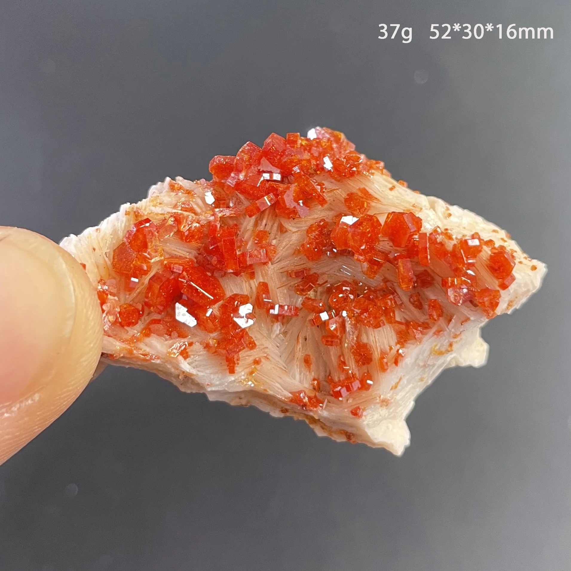 천연석 Vanadinite 크리스탈 광물 표본 석영 클러스터 원시 바위 장식 거친 광택 치유