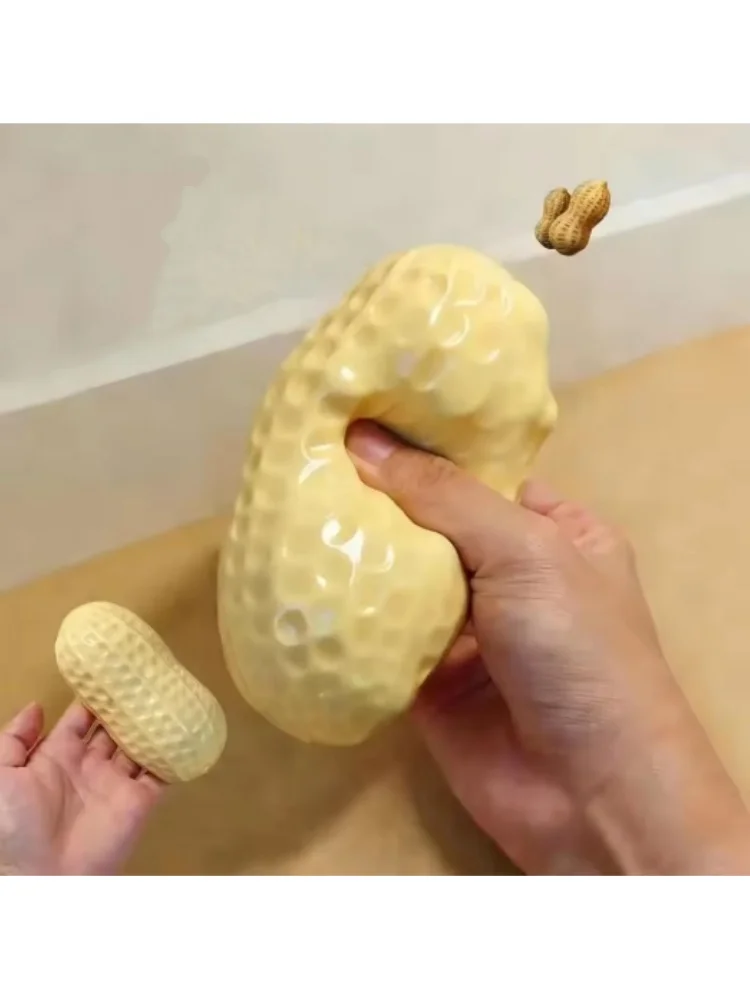 Knuspriger Erdnuss-Stressball, lebensmittelgeformter Quetschball, Squishy-Spielzeug, ASMR-Sensorik-Anti-Stress-Fidget-Spielzeug für Erwachsene, Weihnachtsgeschenk
