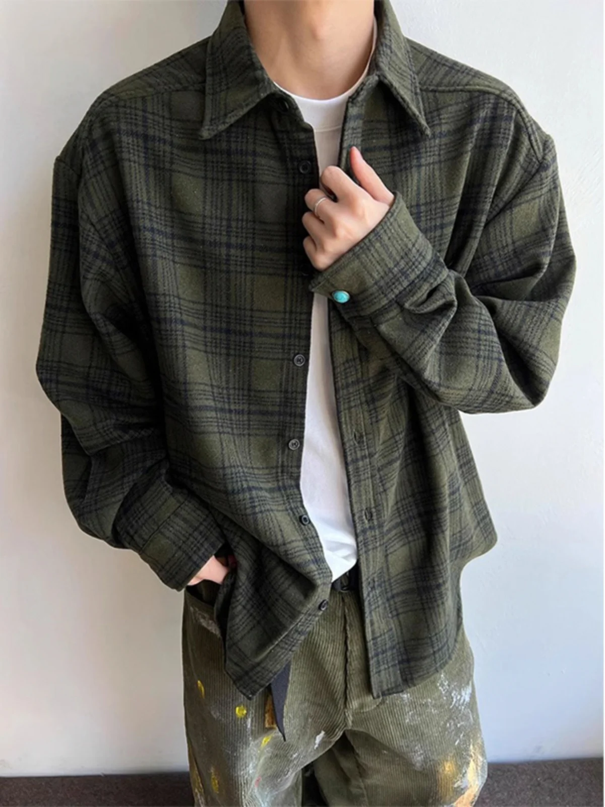 Camisa a cuadros de manga larga para hombre, estilo americano retro, color verde té, con patrón turquesa, para primavera y otoño, corte holgado.