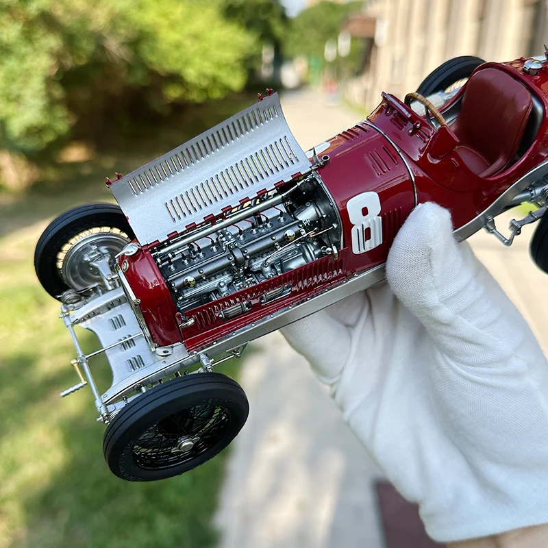 CMC 1/18 Alfa-Romeo P3 Nuvolari Gewinner GP Italien 1932 #8 Metal model classic car