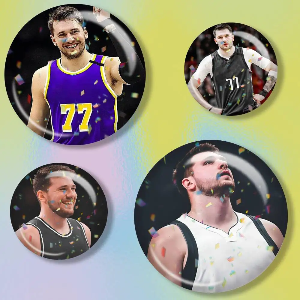 L-Luka D-Doncic 77  Brooch Metal Decorative Brooch Pins for Backpack Clothes Jacket Accessories,Souvenir.