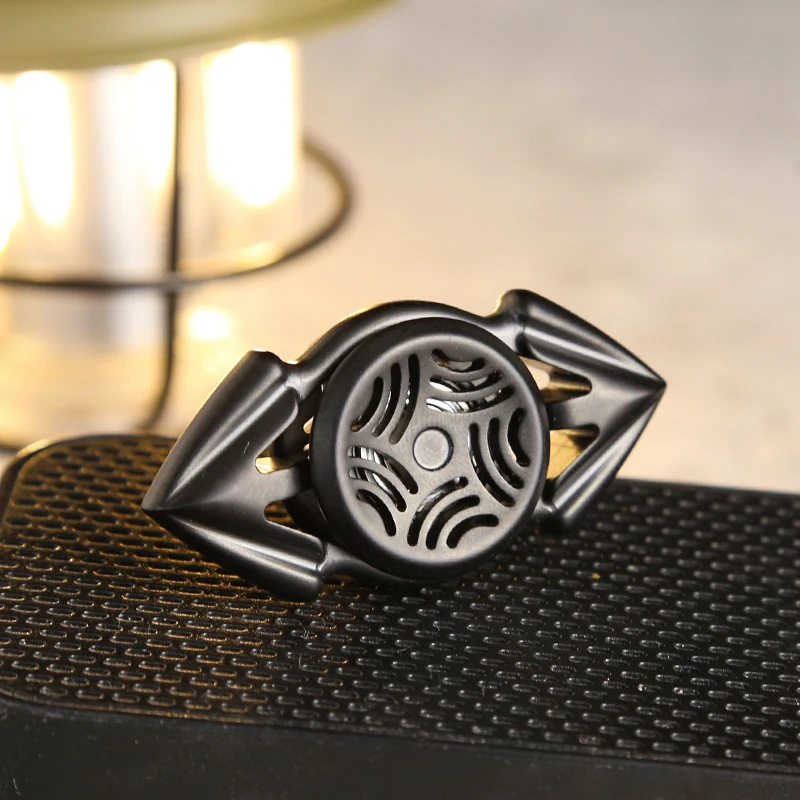 フィジェットスピナーおもちゃ 毎日持ち運び可能なメタルスピナー 大人の不安解消ジャイロスコープ メタルストレス解消おもちゃ オフィスデスクおもちゃ フィジェットおもちゃギフト