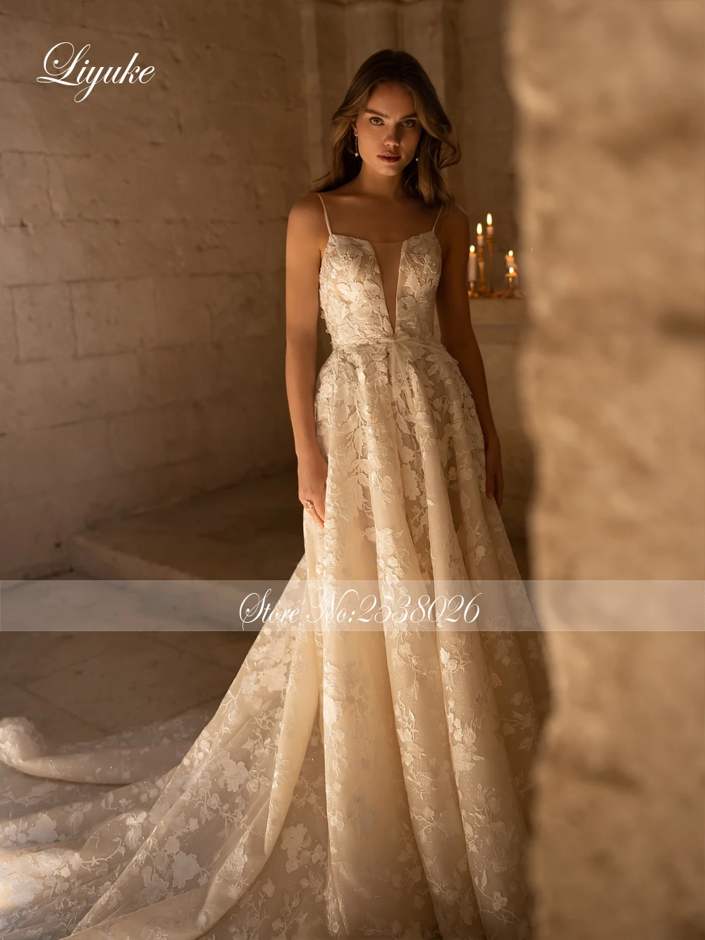 Liyuke Custom Made Silky Lace A-line Wedding Dress Shimmering Floral Prints Champaghe Spaghetti Straps Sleeveless Bridal Gowns