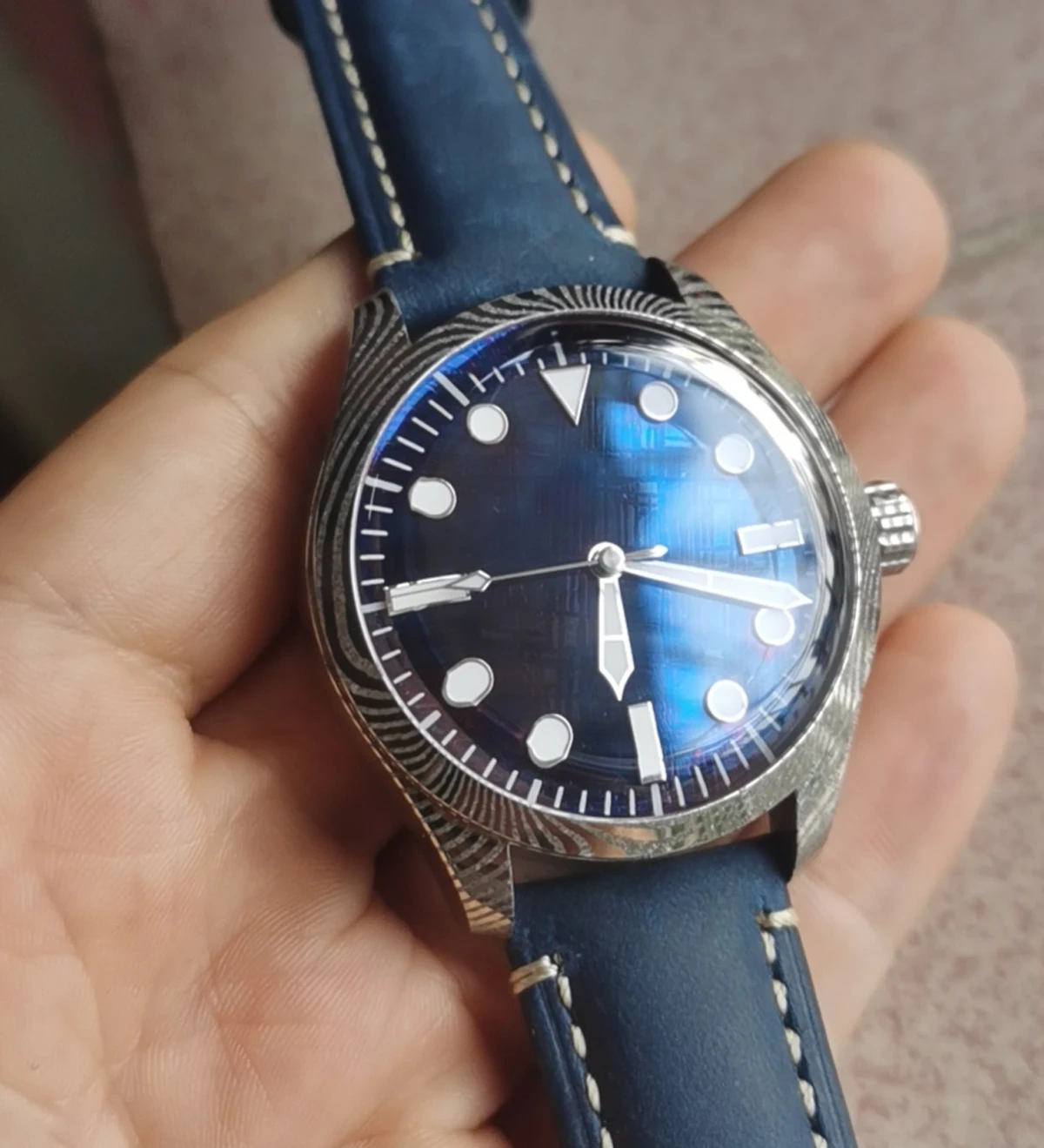 

SIDAXIN Men Diver Watch 40mm Vintage Automatic Mechanical Wristwatch Damascus Steel 20Bar Waterproof BGW9 Luminous PT5000
