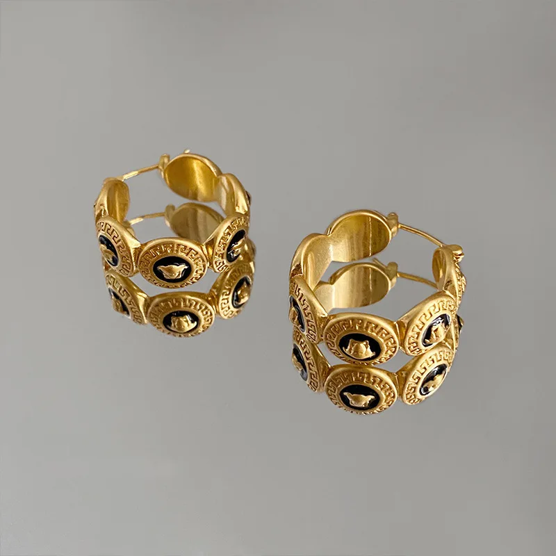 Classical Metal Retro Portrait Earrings Luxurious Fashion French Portrait Striped Circle Earstud Italian Handmade Palace Jewelry