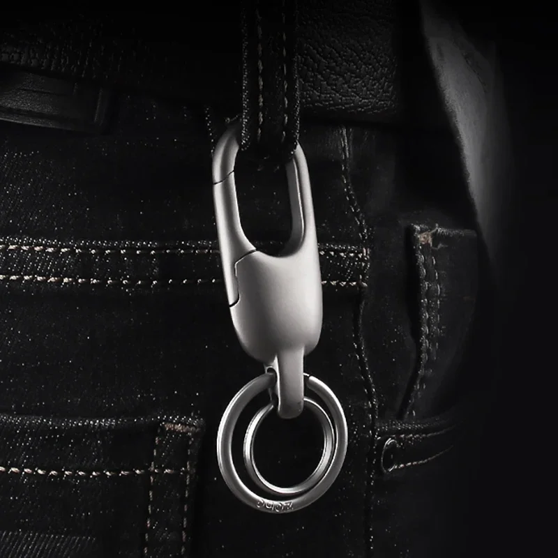 

Luxury Titanium Car Key Chain Light Weight Carabiner EDC Men Women Keychain Titanium for Key Ring Holder Male Gadgets Xmas Gifts