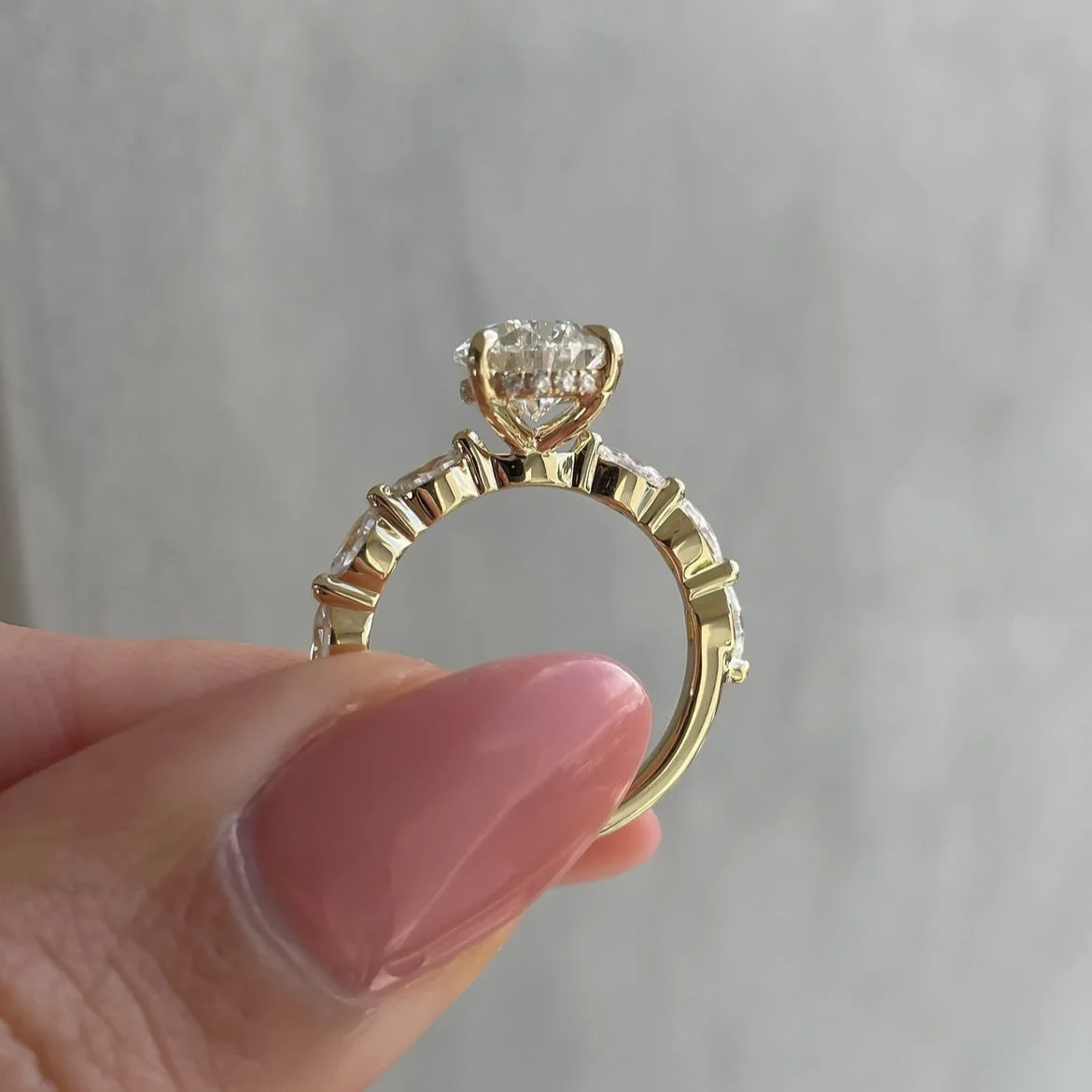 

Autumn and winter Ring For Women Gold-Plated Fashionable Zircon Engagement Jewelry Ring Wholesale Size 6-11