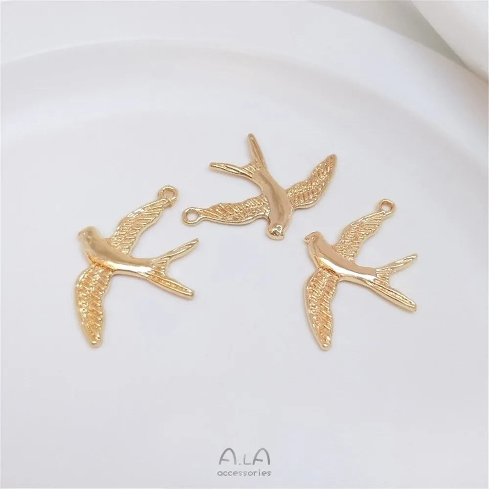 

14K Gold Color Preservation and Peace Flying Pigeon Small Swallow Pendant Handmade Diy Bracelet Bracelet Earrings Pendant