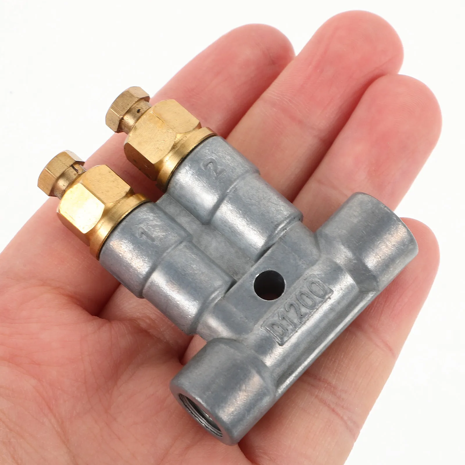 

Hydraulic Diverter Valve Oil Distributor 2 Way Pressurized System for Accurate Oil Flow Control Efficient Machinery Lubrication