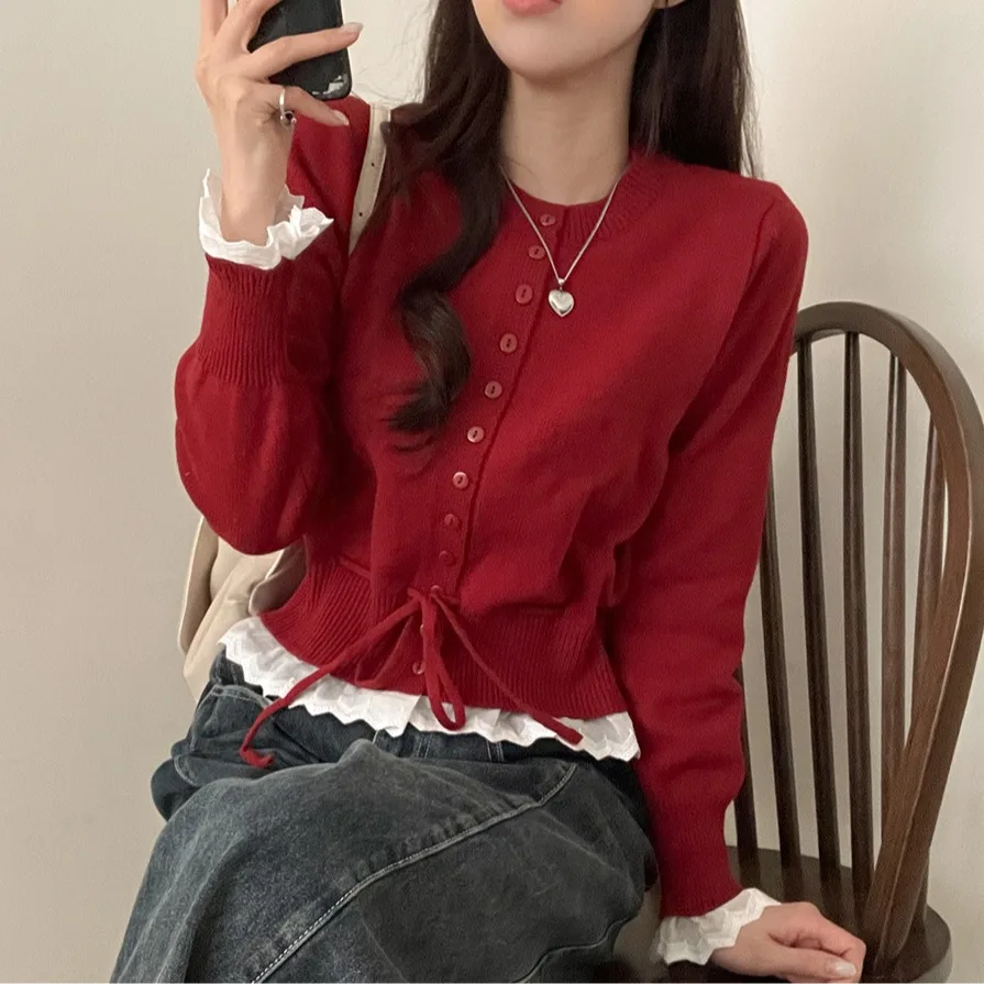 

Осенний корейский вязаный кардиган с кружевными вставками, женский свитер-топ, комплект из двух предметов, повседневный, из вискозной ткани