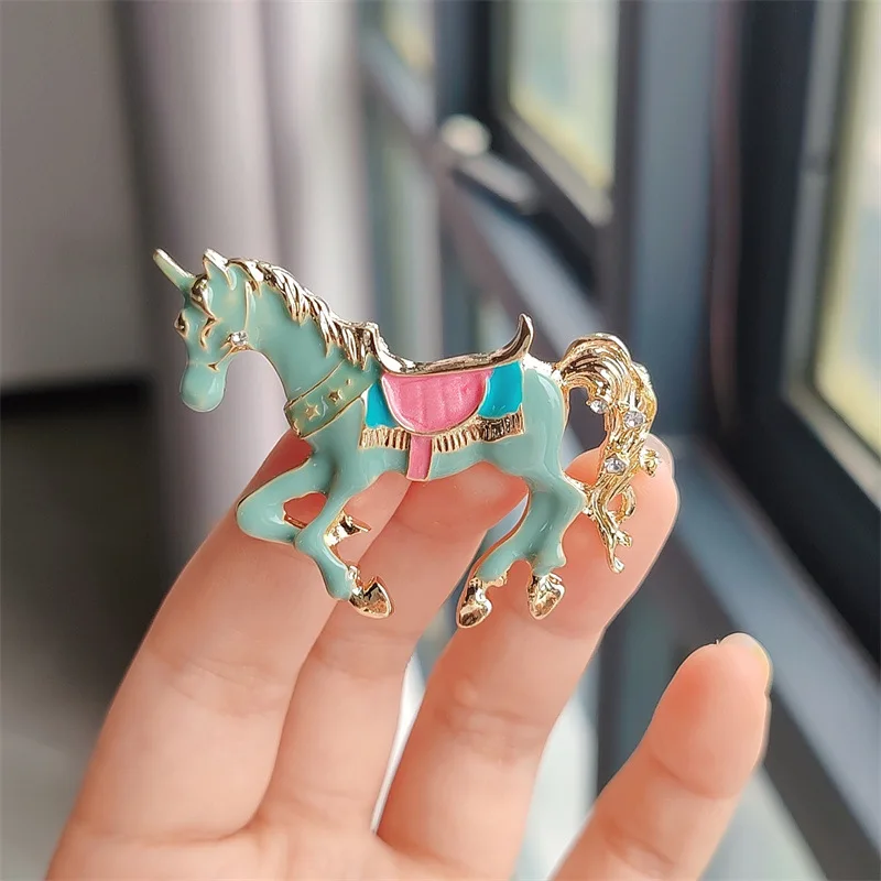 Creative Cute Chinese Zodiac Horse Brooch For Women Enamel Horse To Success Animal Lapel Pin Cartoon Unicorn Corsage Accessories