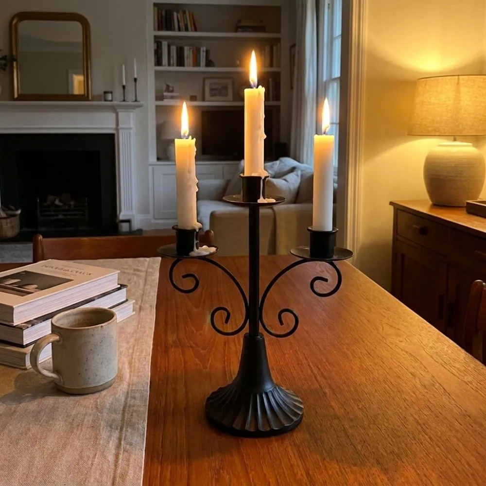Ornament Iron Three Headed Candlestick Holders European Style Vintage Rolled Flower Candelabra Stable Base Candle Stand Banquet