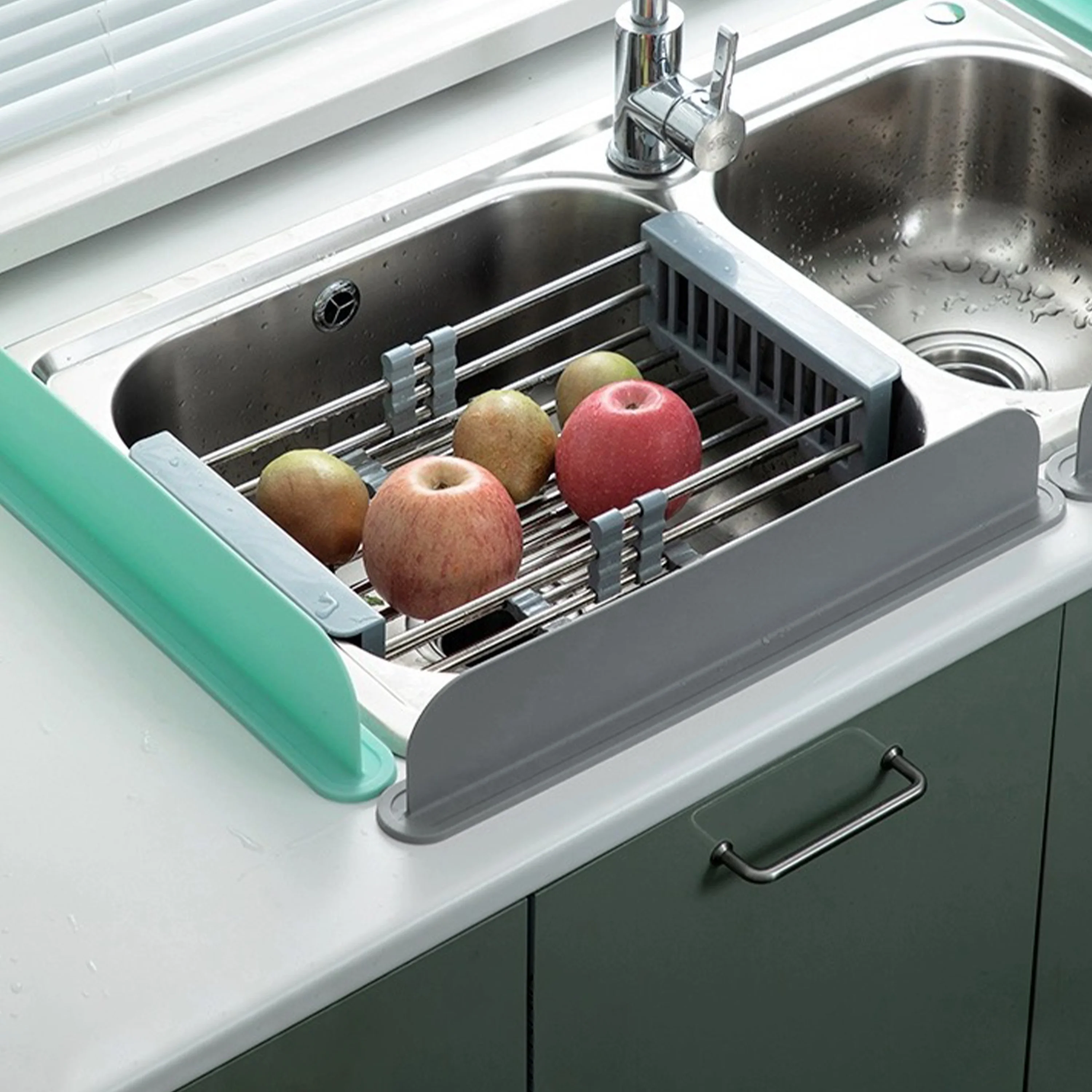 A soft silicone adhesive partition for kitchen sink splash proof partition, suitable for washing dishes and vegetables
