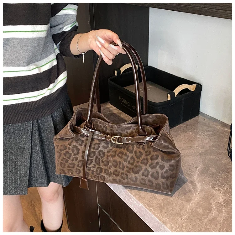 Leopard Print Sewing Thread Hasp Youth Sweet Shoulder Bags for Women 2026 Hot Sale Large Capacity Sense of Luxury Tote Bags