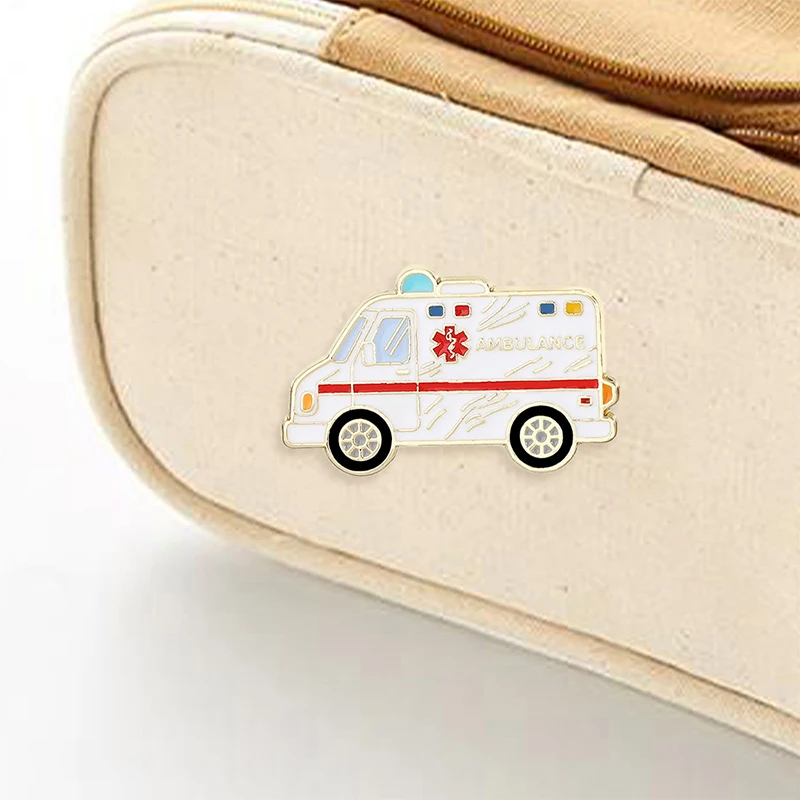 شارات تصميم سيارة الإسعاف للممرضات الكرتونية، دبابيس سبيكة من سلسلة طبية للمستشفى الإبداعي، ملحقات حقيبة الملابس، هدايا للأصدقاء #5