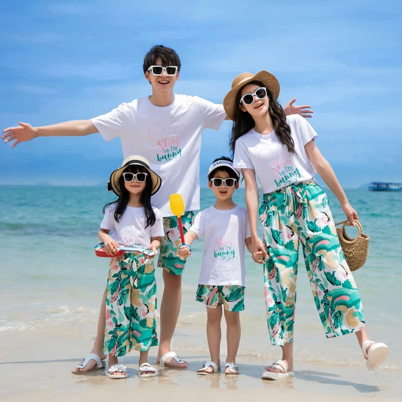 Summer Beach Family Matching Outfits Mother Daughter Father Son Casual Cotton T-shirt +Shorts Family Look Couple Clothes Seaside