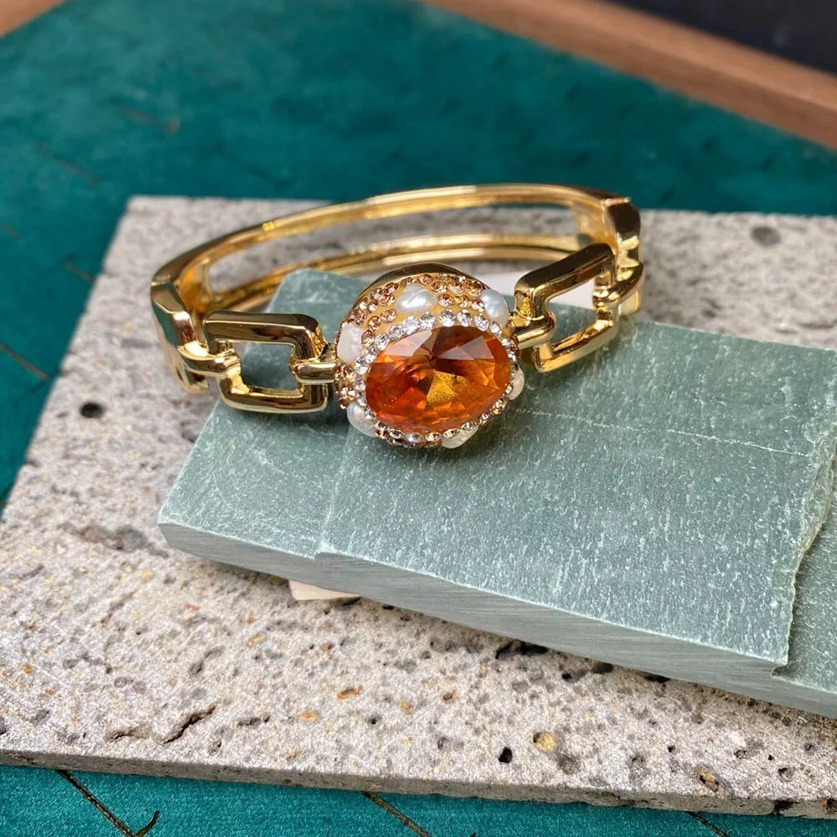 Baroque Pearl Created Zultanite Crystal Bangle Sudan Stone Color Change Sultanite Cuff Bracelet Gems Quartz for Women Party Gift