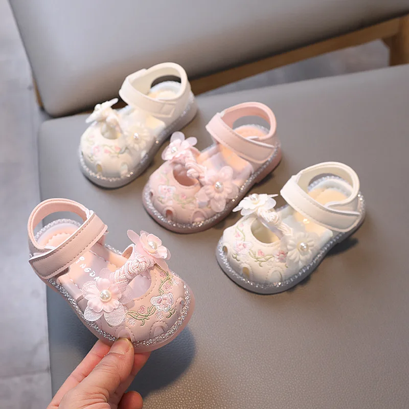 

Baby Girl Summer Sandals Closed Toe Soft Sole Non-Slip Reinforced Toe Embroidered Princess Style Infant Toddler First Walkers