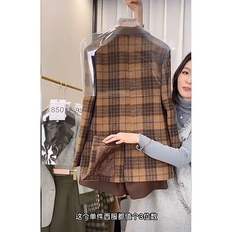 Autumn and Winter 2022 New Vintage Plaid Suit Outfit Women Hepburn Temperament Slim Shorts Two Piece Set