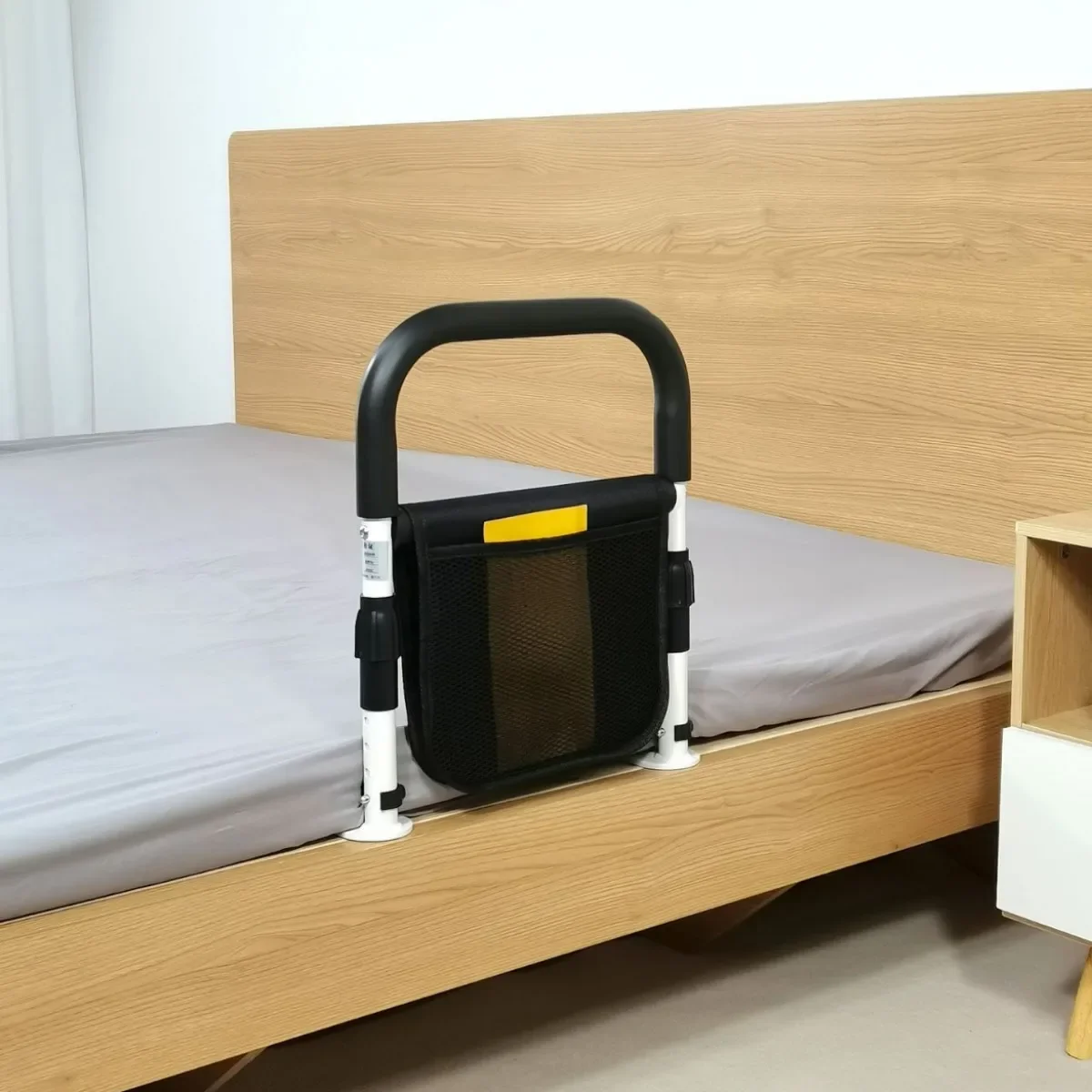 Bedside Rails for Seniors Non-Slip Grab Bar Bed Guard Rails with Storage Pocket for Adults Elderly Home Hospital Patient Room