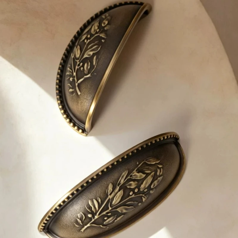 Antique Bronze Cabinet Dining Pulls Brass Knob Vintage Drawer Door Handle American French Light Luxury Double Hole Shell Handle