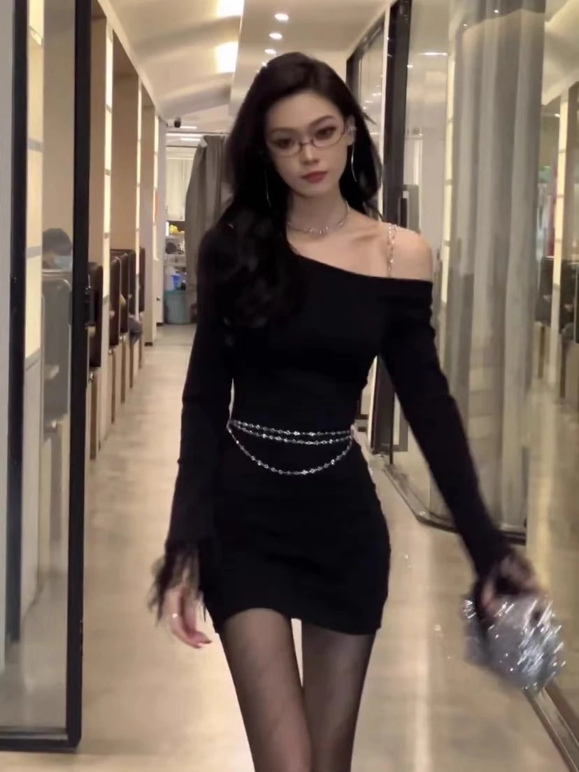 

Sexy Ele Spliced Feather Sve Long Sve Asymmetrical oulder Chain Dr Women's Autumn Bla-oulder Bodycon D...