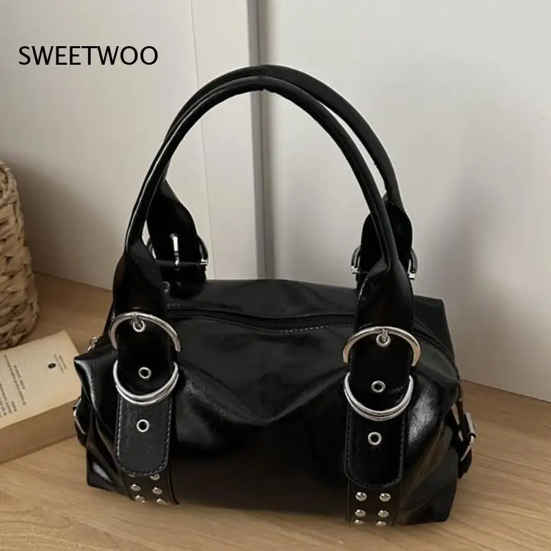 Women Vintage Y2K Shoulder Bag Leather Rivet Metal Hardware Decor Boston Handbag Soft Zipper Closure Portable Daily Purse