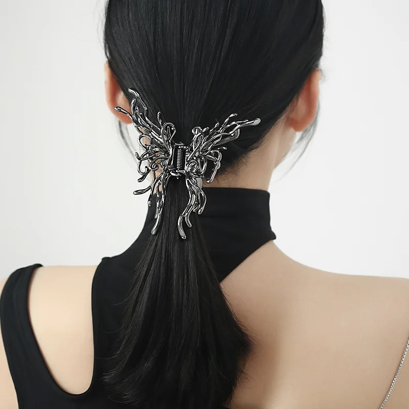 Original design hollow metal butterfly hairpin big grab clip female niche high sense dark wind sweet cool hair accessories tide