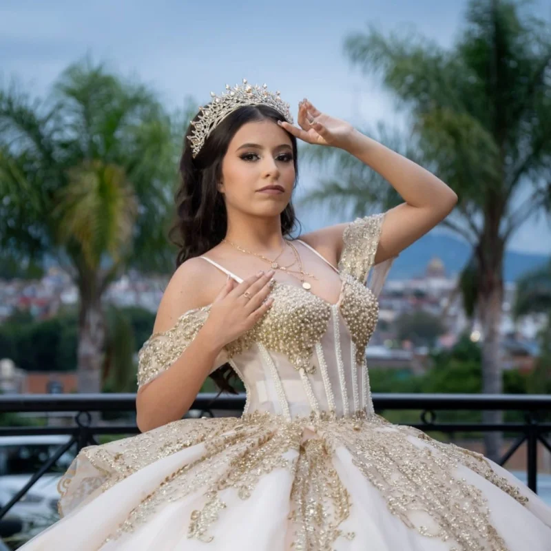 

Champagne Quinceanera Dress glitter pearl Decal crystal Lace layering Long tail Vestidos De 15 Quinceanera ﻿Customize