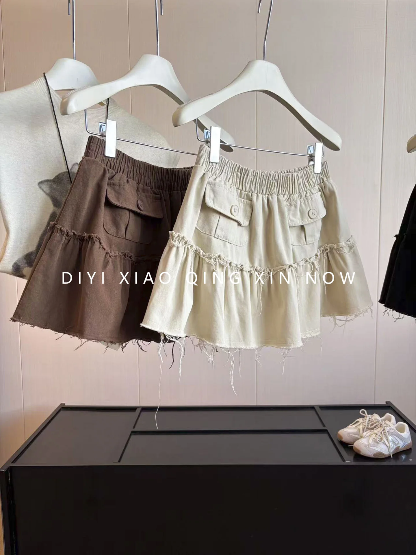Sweet Girl Style A-Line  Skirt Women's High Waist Slimming Age-Defying Frayed  Wood Grain Ear Short Skirt