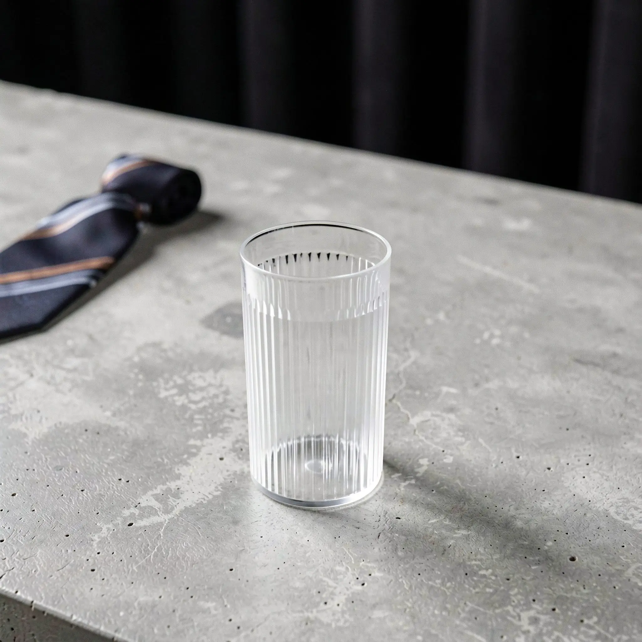 Floating Illusion Cup Magic Prop Plastic Levitation Air Pour Water Trick Beginner Magic for Theater Stage Performance Party Show