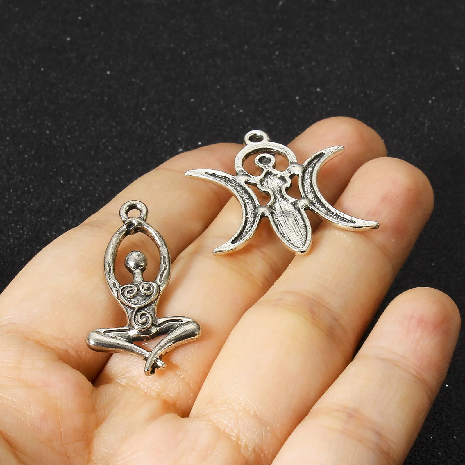 Zinc Based Alloy Mother\'s Day Charms Venus Of Willendorf Fertility Goddess Pregnancy Moon Antique Silver Color Pendants 10 PCs