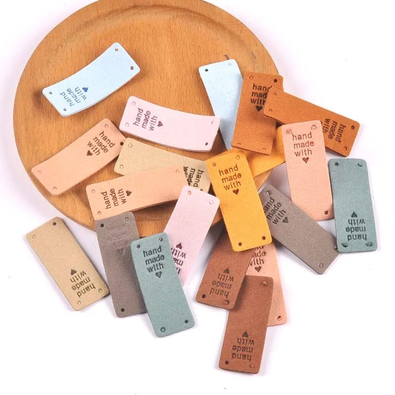 20Pcs 2x5cm PU Cloth Handmade With Love Embossed Tags DIY Flag Label For Garment Sewing Accessories cp3430