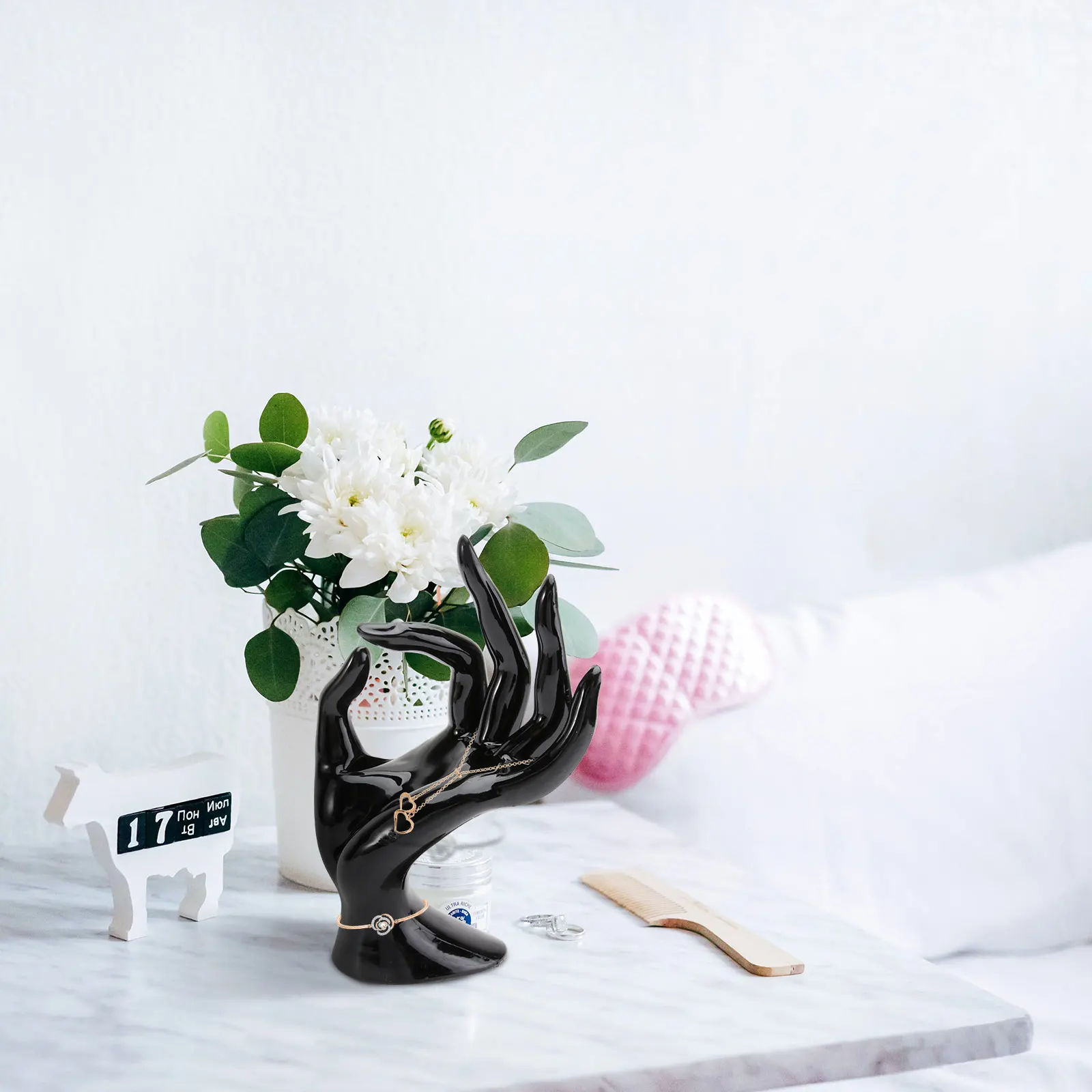 

Creative Plastic Hand Shape Ring Holder Durable Jewelry Display Rack Bracelet Organizer For Home Shop Use Black 8X17Cm