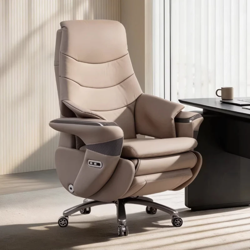 

Кресло руководителя из натуральной кожи с электрической вентиляцией и подогревом. Современный многофункциональный дизайн офисных кресел. Комфортная мебель.