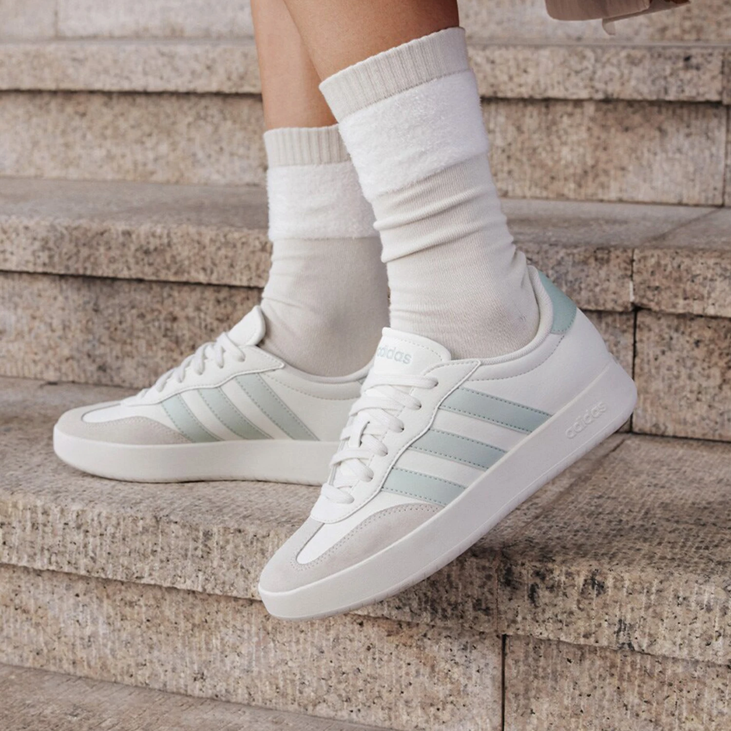 

adidas Genuine BARREDA Women's Thick-Sole Classic Sneakers JI4905