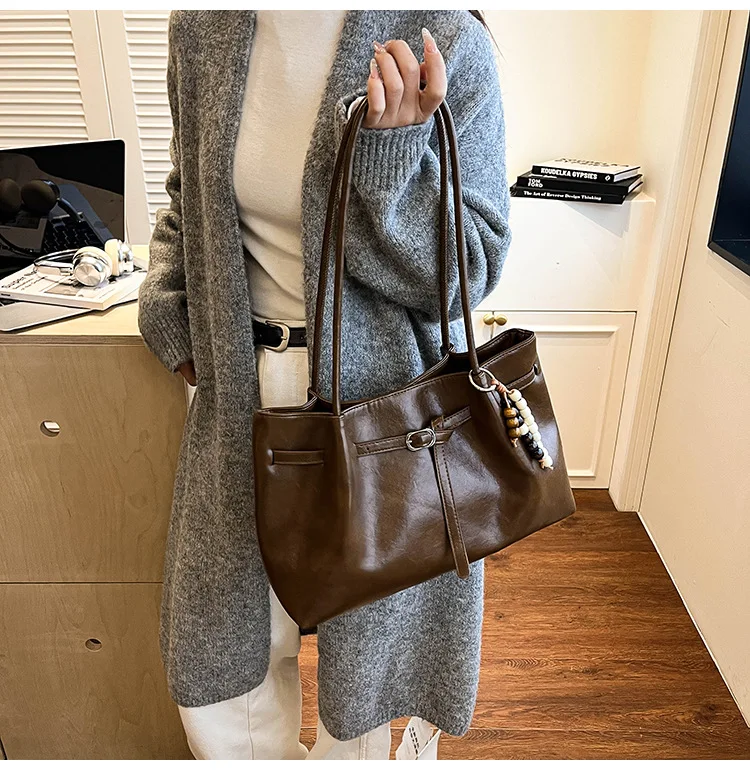 Vintage Brown Leather Tote Bag with Beaded Bag Charm Buckle Detail Large Capacity Shoulder Purse for Work Commuter Daily Use