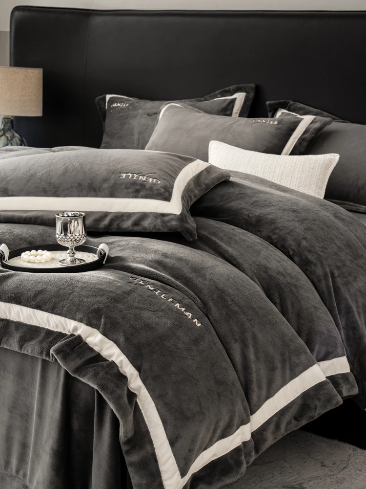  Thiened Milk Velvet Four-Piece Bedding Set Double-Sided Coral Velvet Flannel Anti-Static  Color Duvet Cover ...