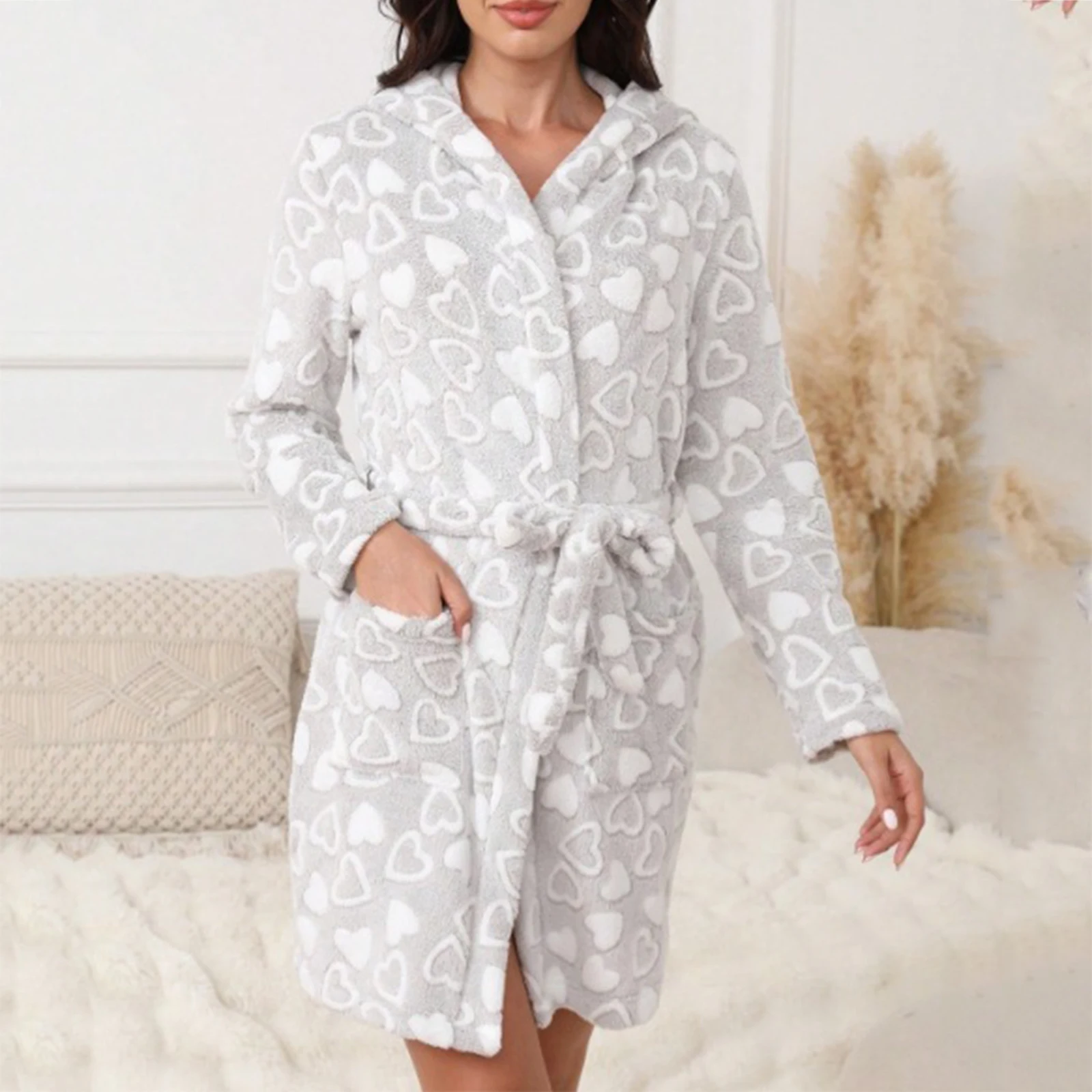 ローブ女性冬ハートプリント長袖ぬいぐるみ暖かいバスローブ人気の女性の部屋着トレンディなホームウェア居心地の良いソフトパジャマ