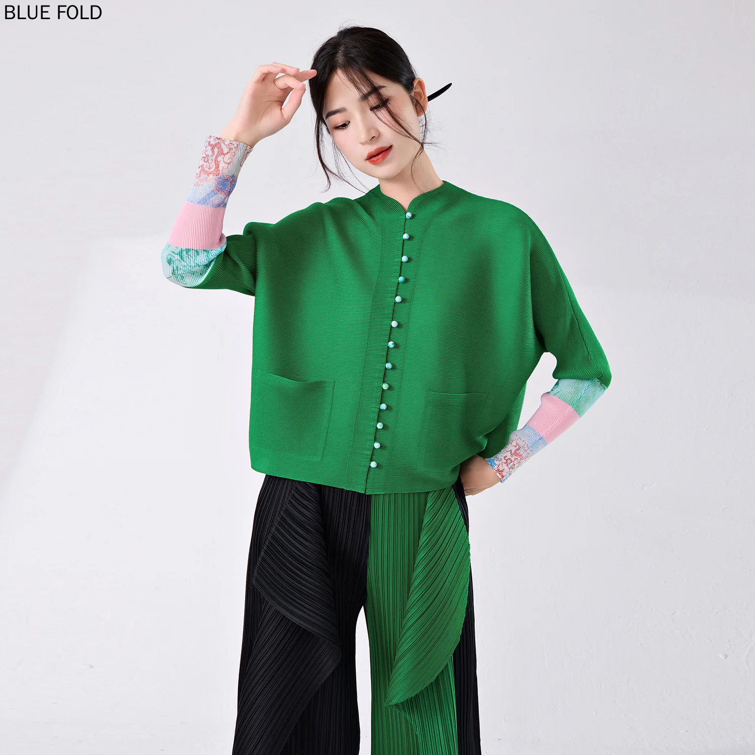 

MIYAKE-Chinese Stand-up Collar Cardigan for Women, Retro Loose Coat, Long-sleeved, Pleated Coat, New Design, Spring and Summer