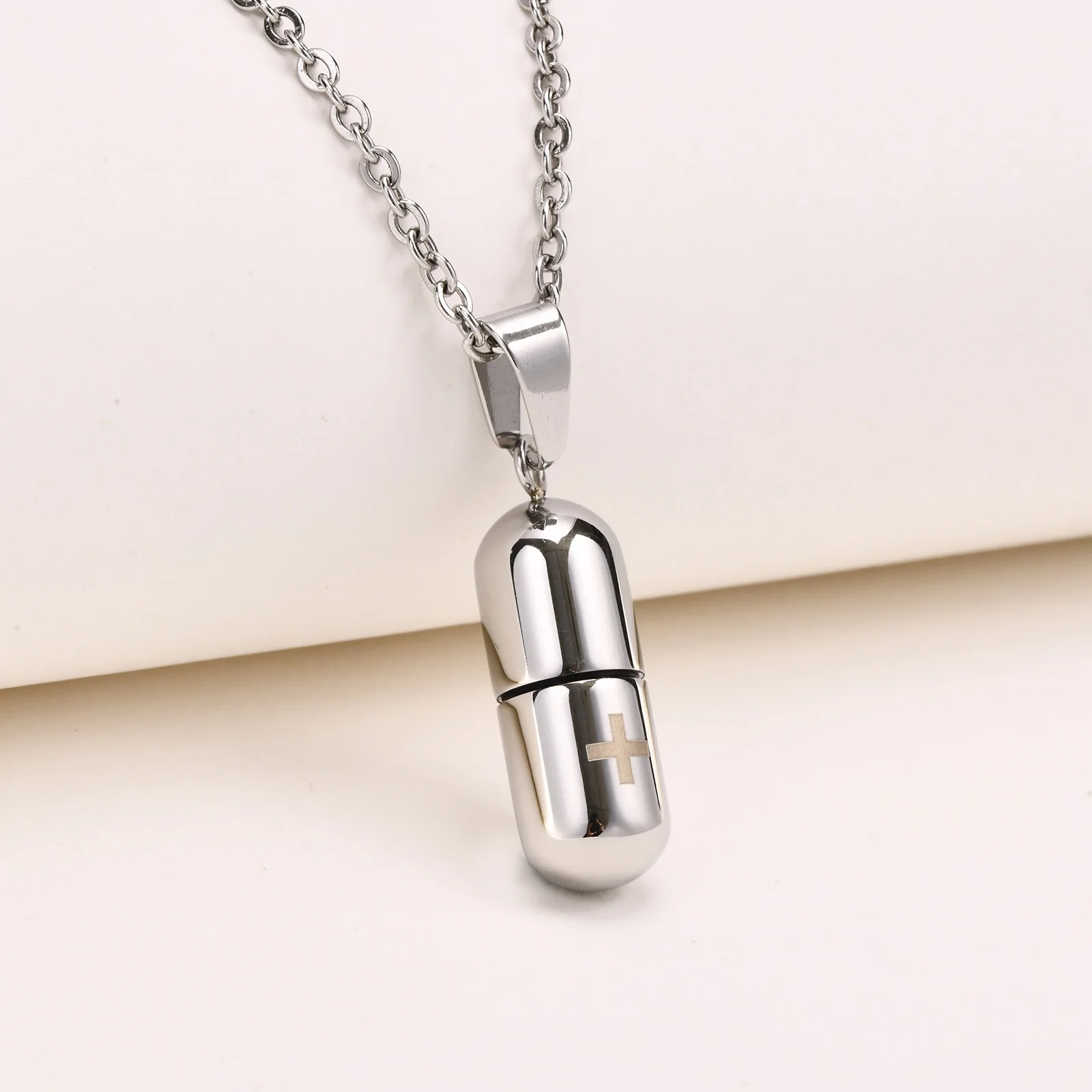 Kreuz gravierte medizinische Alarm-ID-Anhänger-Halsketten für Männer und Frauen, Edelstahl, Notfall-Pillenetui, Röhrenhalter, Gedenkschmuck – Detail 5