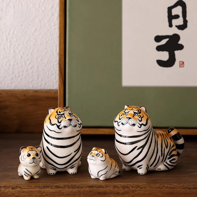 

Cute Hand-painted Ceramic Ornaments, Creative Bedroom, Tabletop Decorative Figurines, Small Tiger Tea Pet, Birthday Gifts