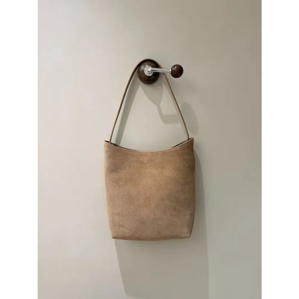 Cowhide Bucket Texture Unique Fashion Women's Genuine Leather Underarm  Large-capacity Shoulder Bag Simple Commuting Lazy Tote